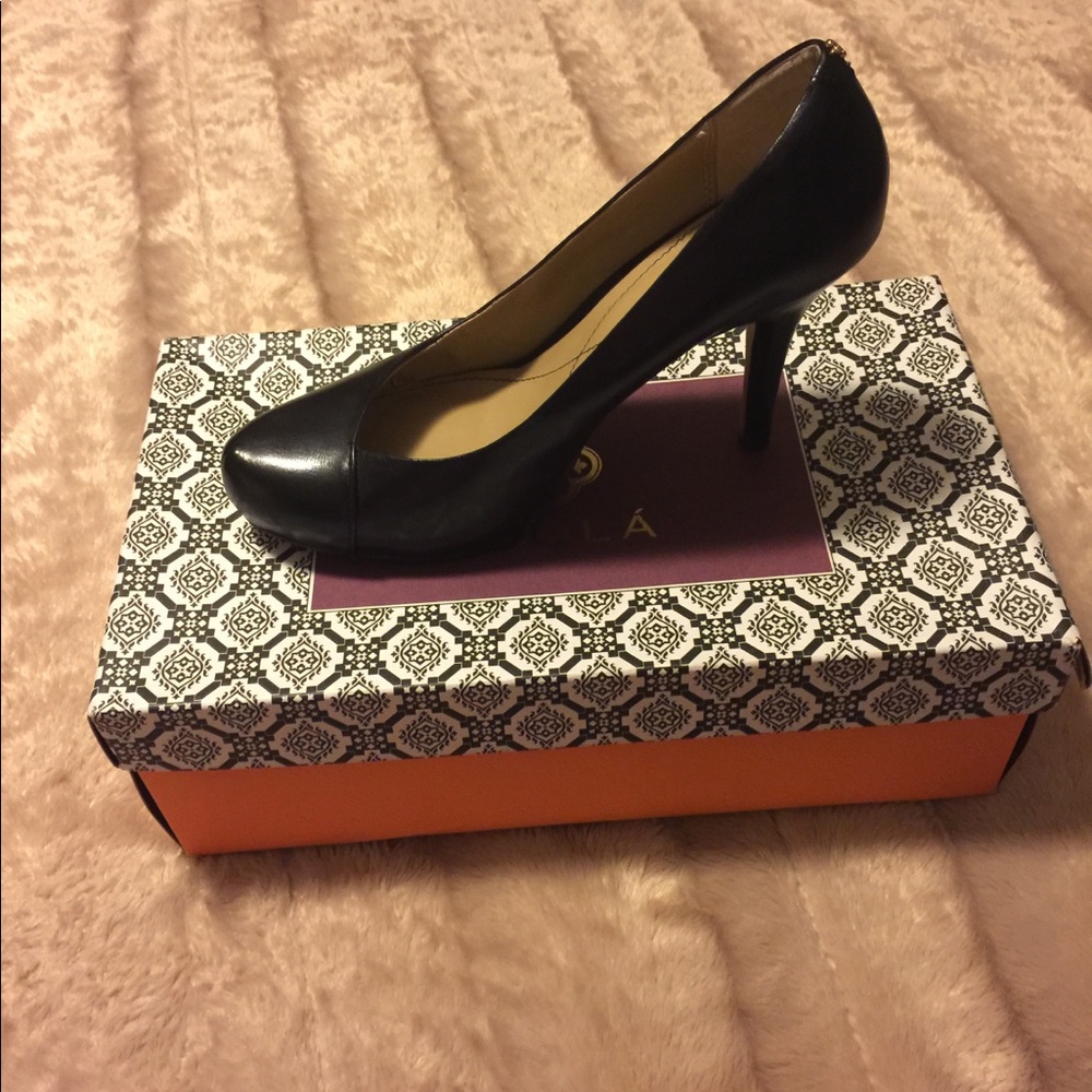 Isola Stilettos - Picture 7 of 8